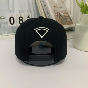 NÓN SNAPBACK ĐEN